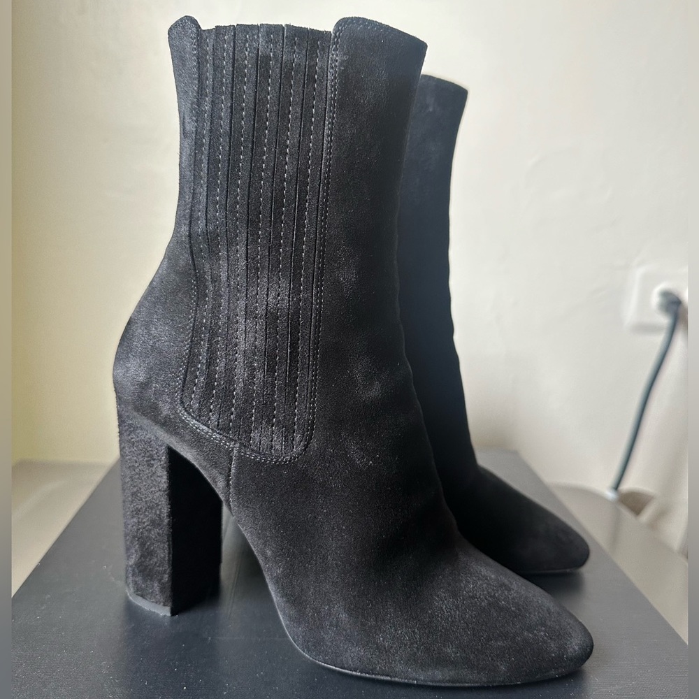Yves Saint Laurent Booties - 37.5
